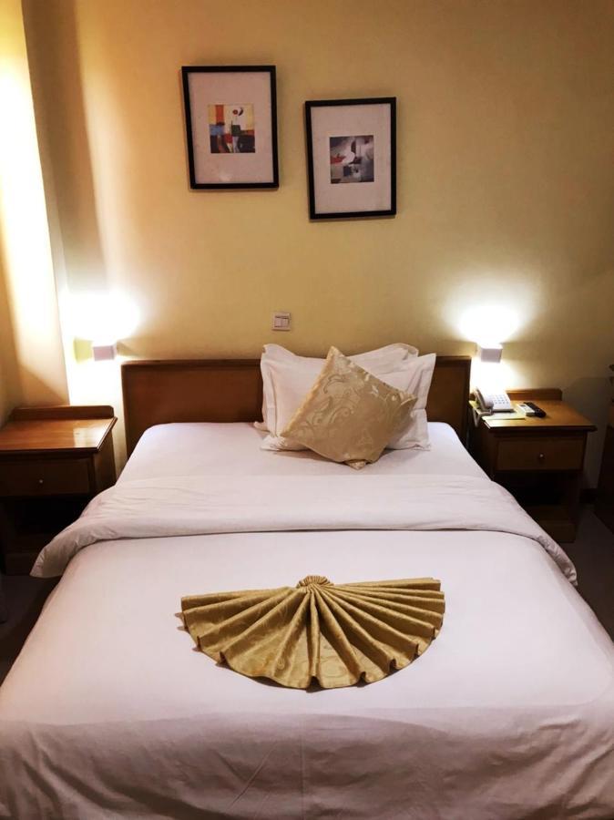 Hotel Marjorie 'Y' Tema Kültér fotó
