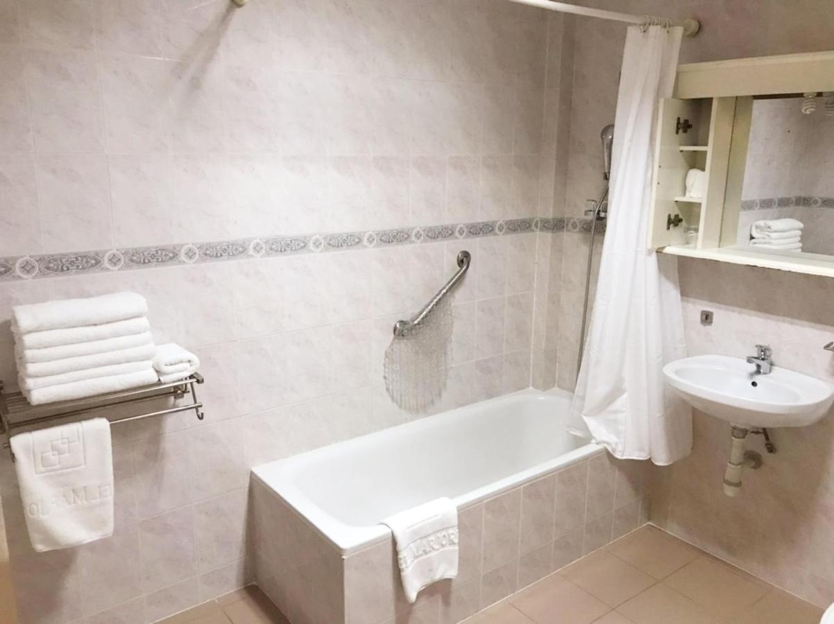Hotel Marjorie 'Y' Tema Kültér fotó