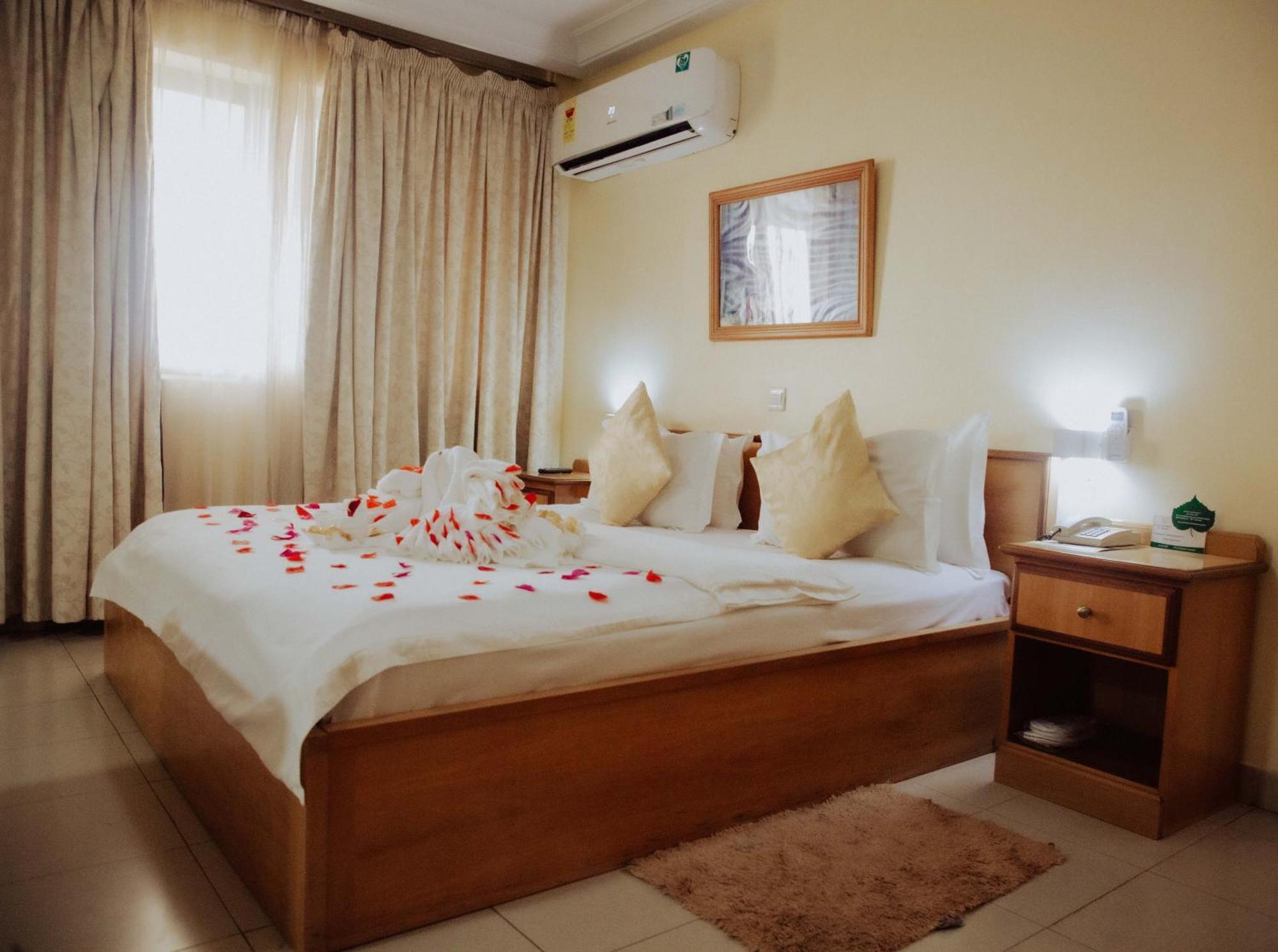 Hotel Marjorie 'Y' Tema Kültér fotó